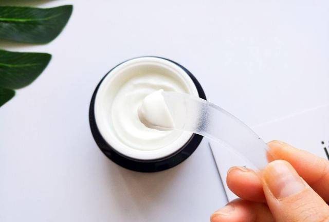 怎樣正確地在化妝品中加香？