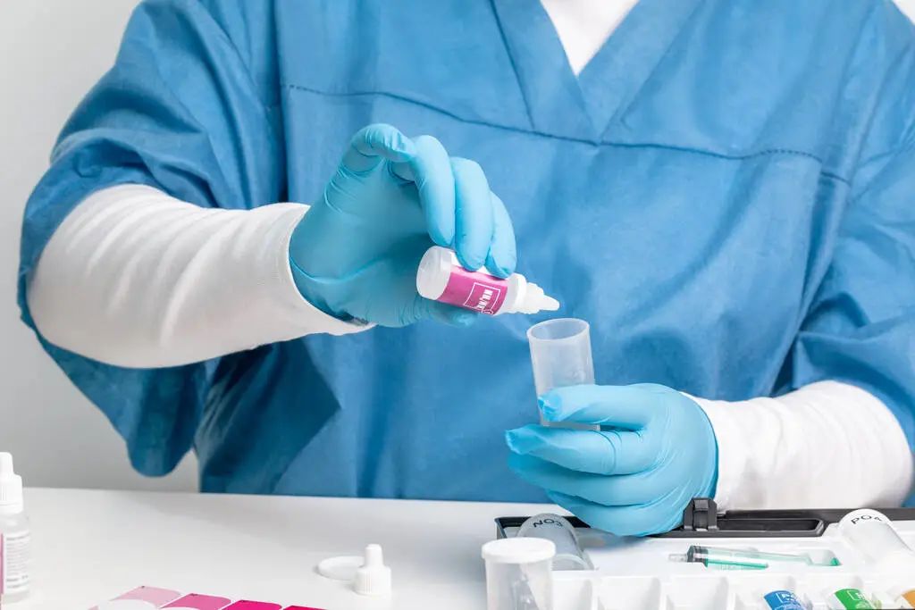 緊急提醒！84消毒液、潔廁靈不能混用，嚴(yán)重時(shí)可奪命！