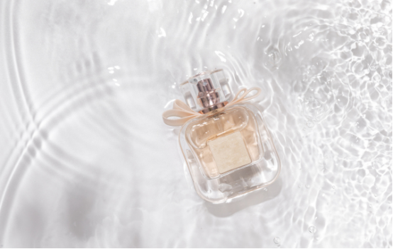 芳香四溢的香水為什么不用精油調(diào)香？