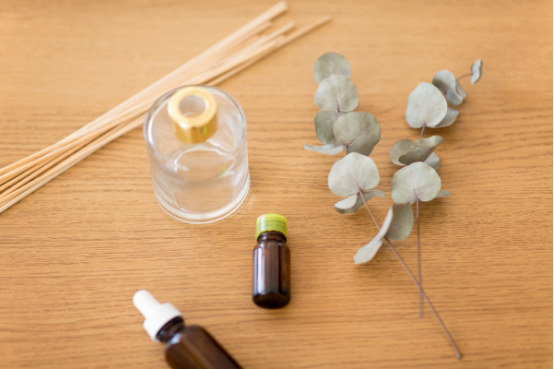 芳香四溢的香水為什么不用精油調(diào)香？