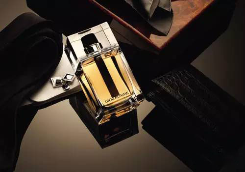 揭開男士香水誘惑的秘密:二氫茉莉酮酸甲酯 揭開男士香水誘惑的秘密:二氫茉莉酮酸甲酯