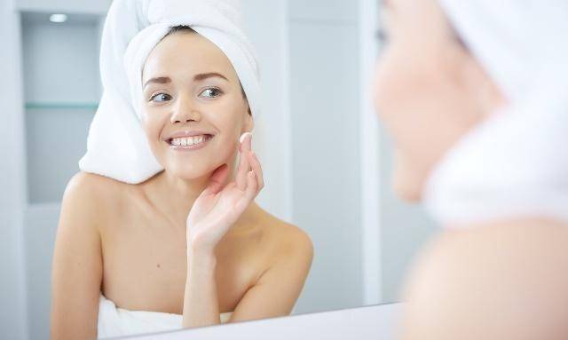 你真的需要涂面霜？這幾個(gè)情況用面霜，皮膚負(fù)擔(dān)變重！