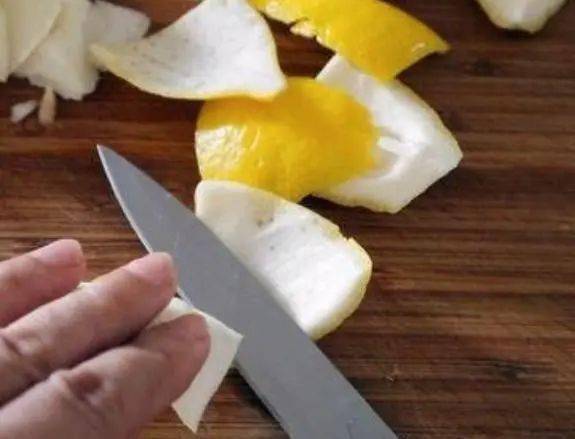 長(zhǎng)期用洗潔精洗碗會(huì)傷害身體？教你3招，省錢又能讓碗筷干凈健康